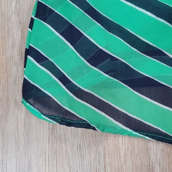 🔺️New York & Co Green & Blue Striped Sleeveless Blouse Medium - Picture 11 of 13
